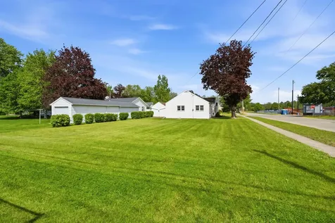 212 Clara Avenue Manchester IA 52057