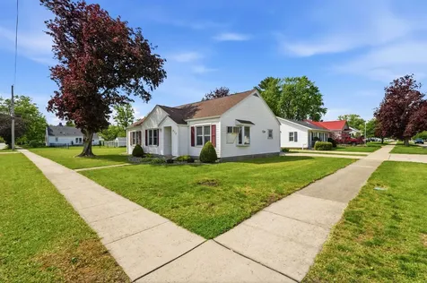 212 Clara Avenue Manchester IA 52057