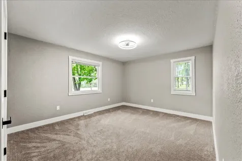 11698 S33 Highway Iowa Falls IA 50126