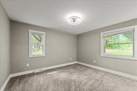 11698 S33 Highway Iowa Falls IA 50126