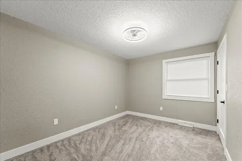 11698 S33 Highway Iowa Falls IA 50126