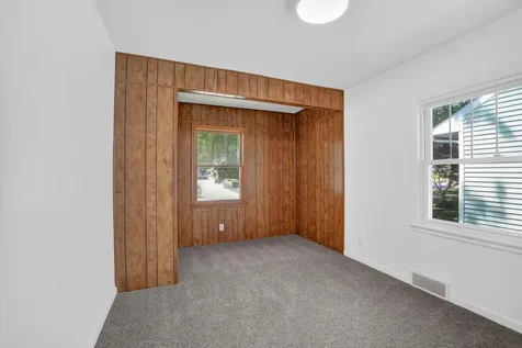 1115 W 10th Street Cedar Falls IA 50613