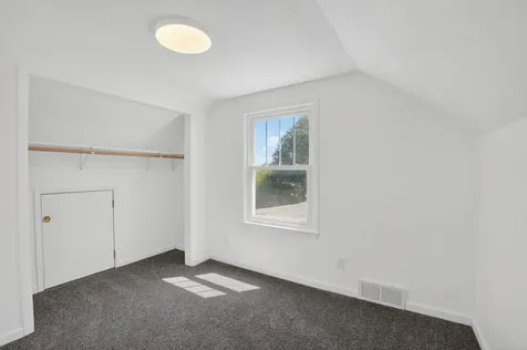 1115 W 10th Street Cedar Falls IA 50613