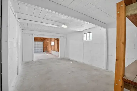 1115 W 10th Street Cedar Falls IA 50613
