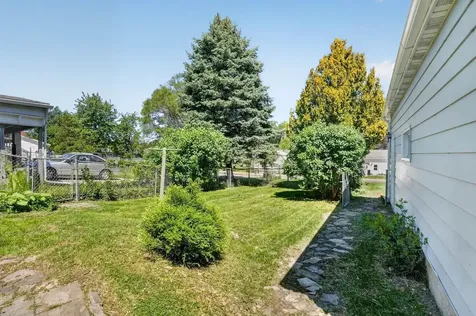 1115 W 10th Street Cedar Falls IA 50613