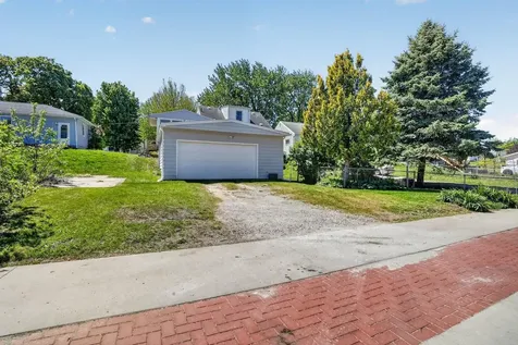 1115 W 10th Street Cedar Falls IA 50613