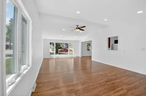 1115 W 10th Street Cedar Falls IA 50613