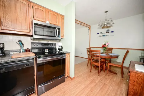 1328 N 5th Street Manchester IA 52057