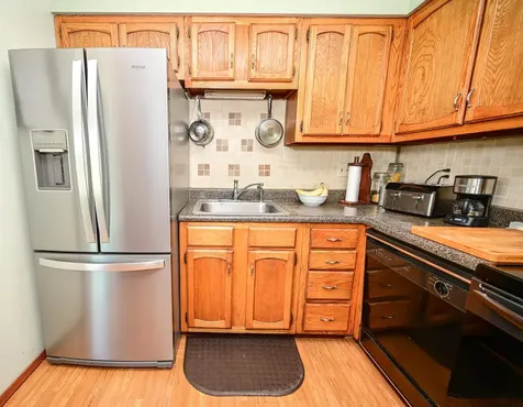 1328 N 5th Street Manchester IA 52057