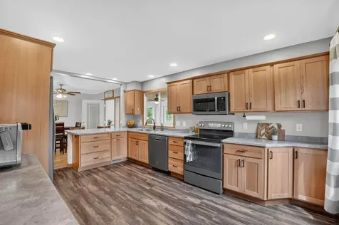 171 Lovejoy Avenue Waterloo IA 50701