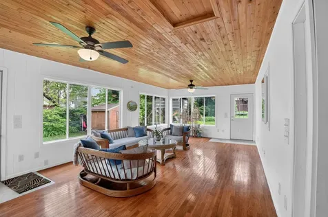 171 Lovejoy Avenue Waterloo IA 50701