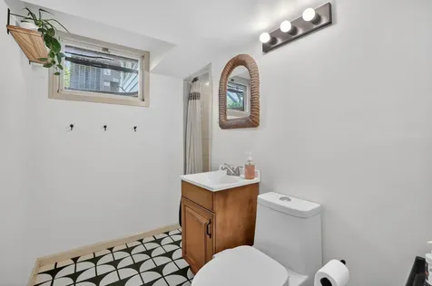171 Lovejoy Avenue Waterloo IA 50701