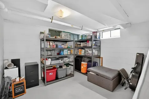171 Lovejoy Avenue Waterloo IA 50701