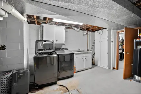 171 Lovejoy Avenue Waterloo IA 50701