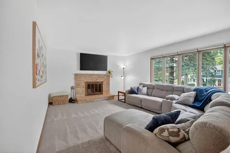 171 Lovejoy Avenue Waterloo IA 50701