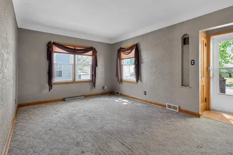 928 W Parker Street Waterloo IA 50703