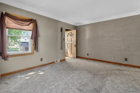 928 W Parker Street Waterloo IA 50703
