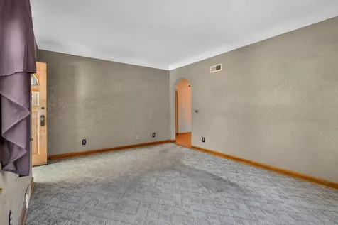 928 W Parker Street Waterloo IA 50703