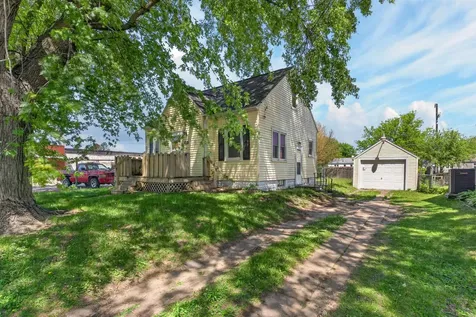 928 W Parker Street Waterloo IA 50703