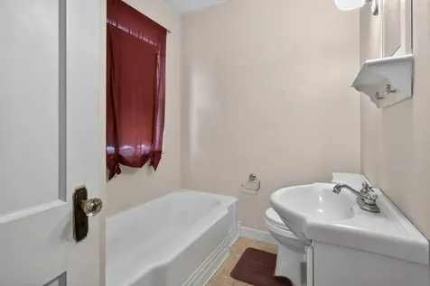 928 W Parker Street Waterloo IA 50703