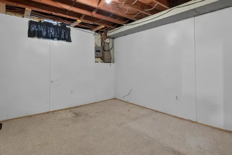 928 W Parker Street Waterloo IA 50703