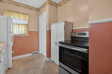 928 W Parker Street Waterloo IA 50703
