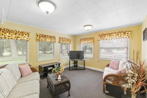 716 E 13th Street Sumner IA 50674