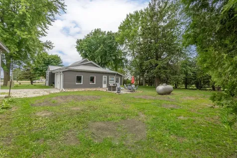716 E 13th Street Sumner IA 50674