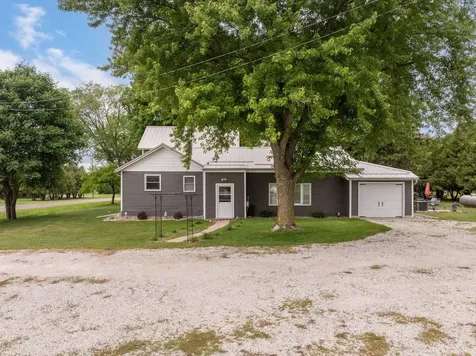 716 E 13th Street Sumner IA 50674