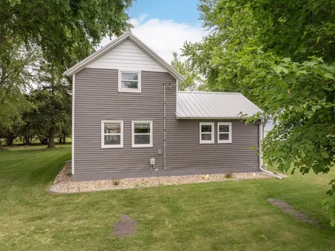 716 E 13th Street Sumner IA 50674