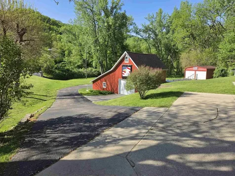 32387 Highway 52 Guttenberg IA 52052