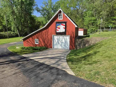 32387 Highway 52 Guttenberg IA 52052