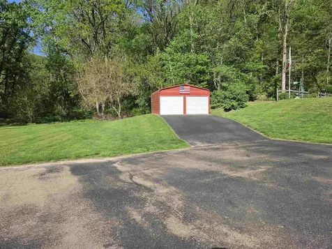 32387 Highway 52 Guttenberg IA 52052