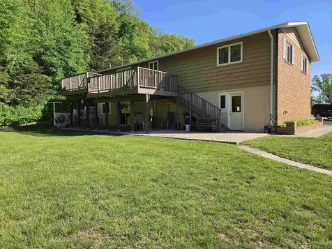 32387 Highway 52 Guttenberg IA 52052