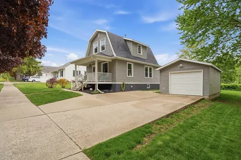 330 S Walnut Avenue New Hampton IA 50659