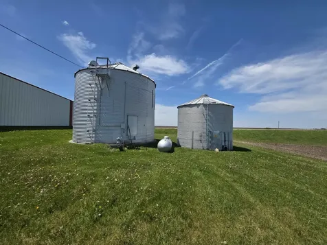 2258 110th Avenue Masonville IA 50654