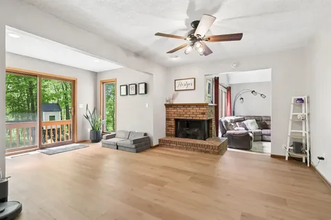 112 Castle Lane Denver IA 50622