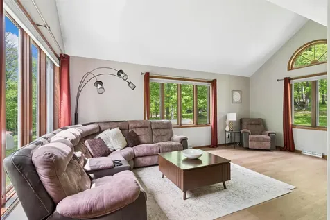 112 Castle Lane Denver IA 50622