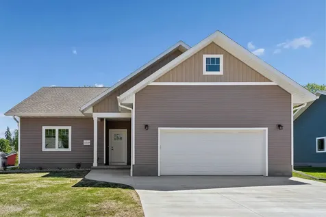 1219 W 7th Street Waterloo IA 50702
