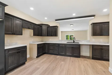 1219 W 7th Street Waterloo IA 50702