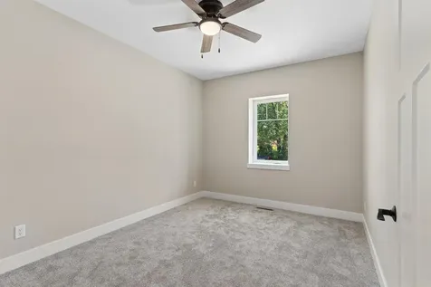 1219 W 7th Street Waterloo IA 50702