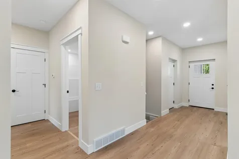 1219 W 7th Street Waterloo IA 50702