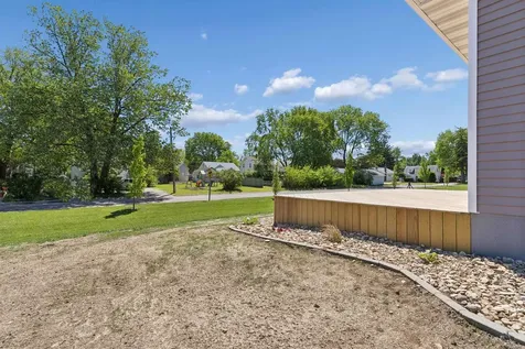 1219 W 7th Street Waterloo IA 50702