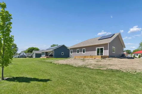 1219 W 7th Street Waterloo IA 50702