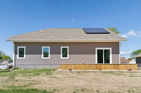 1219 W 7th Street Waterloo IA 50702