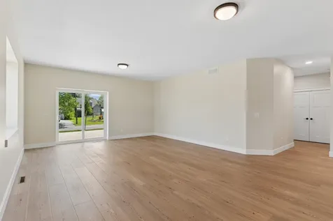 1219 W 7th Street Waterloo IA 50702