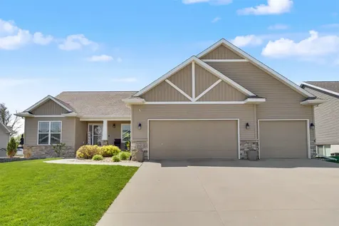 2921 Timber Cove Drive Cedar Falls IA 50613