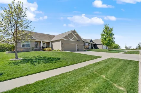 2921 Timber Cove Drive Cedar Falls IA 50613
