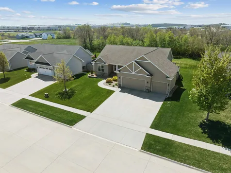 2921 Timber Cove Drive Cedar Falls IA 50613