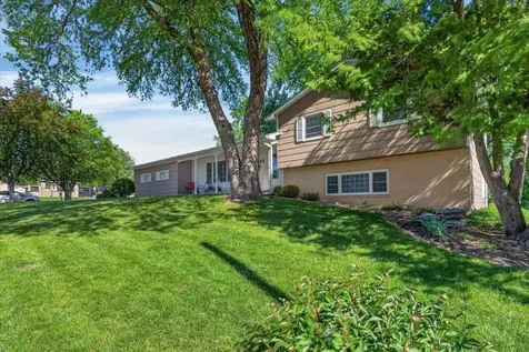 1823 Timberledge Drive Cedar Falls IA 50613